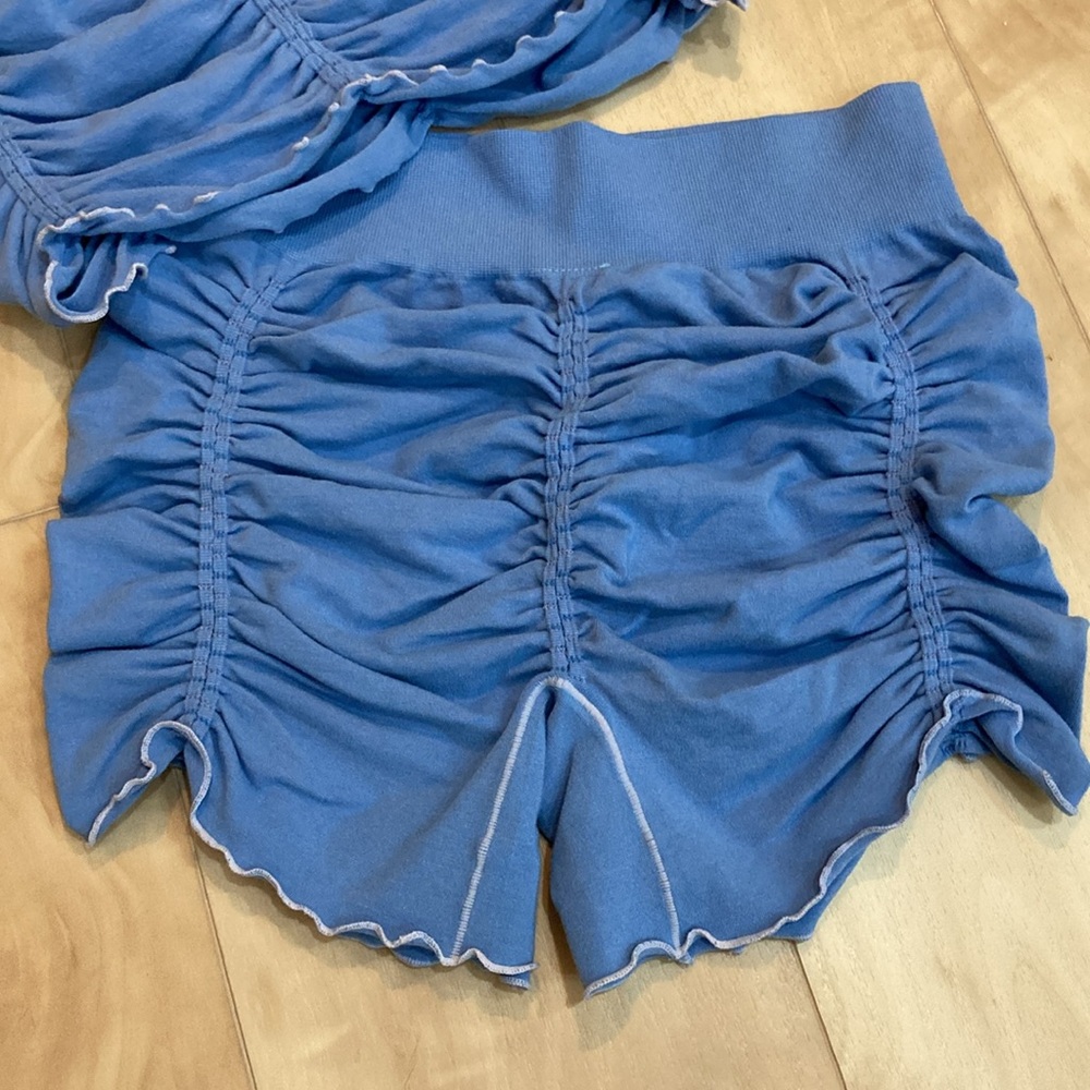 Anya Fabletics ruched set - Picture 14 of 14
